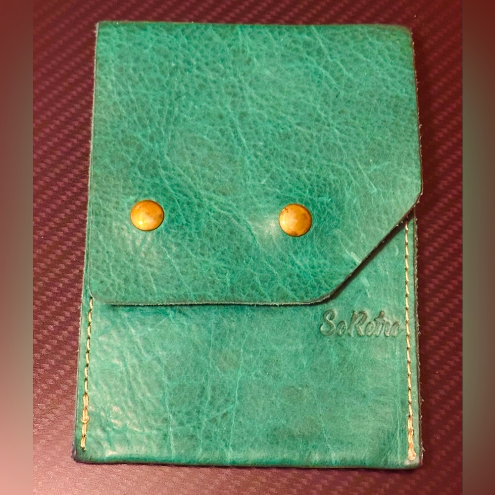 So Retro leather pouch